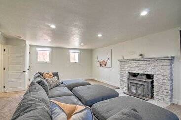 Modern Ranch House W/ Fire Pit & Valley Views