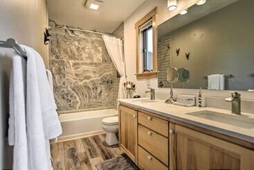 Moose Haven  Getaway: 6 Mi To Big Sky Slopes