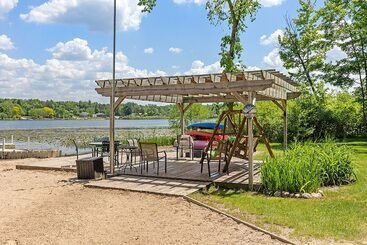 پانسیون Cabin Retreat On Big Crooked Lake