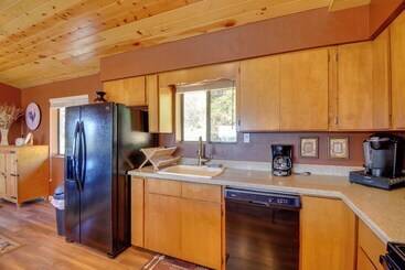 Prescott Hideaway W/ Deck, Sauna & Mountain Views!