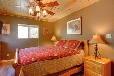 Prescott Hideaway W/ Deck, Sauna & Mountain Views!