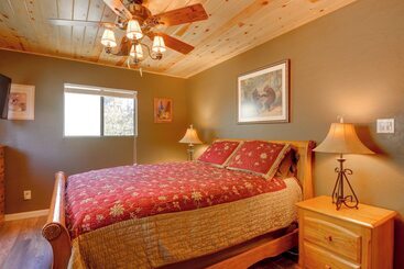 Prescott Hideaway W/ Deck, Sauna & Mountain Views!