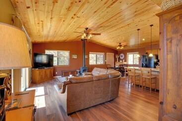 Prescott Hideaway W/ Deck, Sauna & Mountain Views!