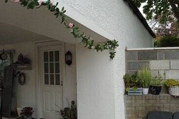 דירת נופש 2 Bedrooms/sleeps 4/free Wifi/parking/outdoor Area