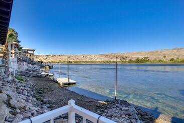 Riverfront Bullhead City House W/ Balcony!