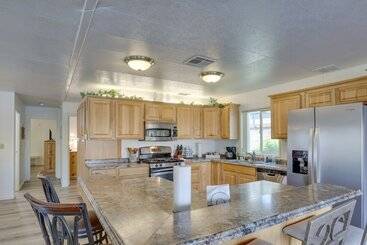 Riverfront Bullhead City House W/ Balcony!