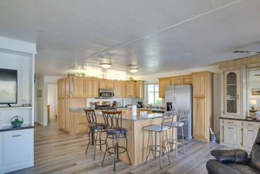 Riverfront Bullhead City House W/ Balcony!