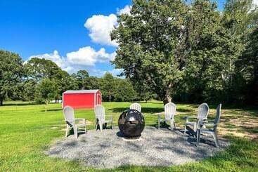 Rural Family Retreat < 3 Mi To Fishing & Boating!