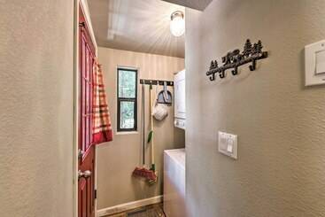Near Hikes: Cabin W/ Furnished Deck In Show Low