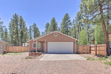 Fenced Yard, Fire Pit: Quiet Show Low Home!