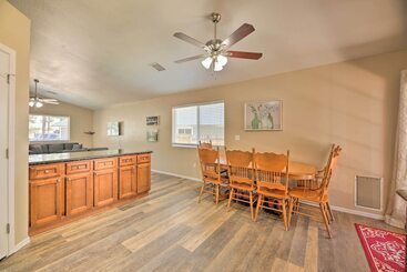 Fenced Yard, Fire Pit: Quiet Show Low Home!