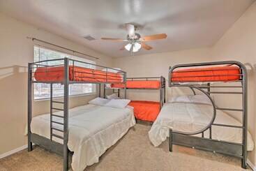 Fenced Yard, Fire Pit: Quiet Show Low Home!