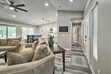 Show Low Family Home ~ 1 Block To City Park!