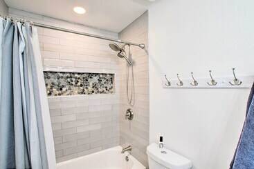 Sunny Tempe Escape: Central Location & Pool