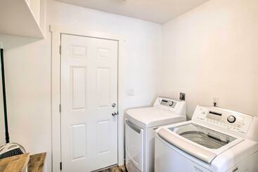 Sunny Tempe Escape: Central Location & Pool