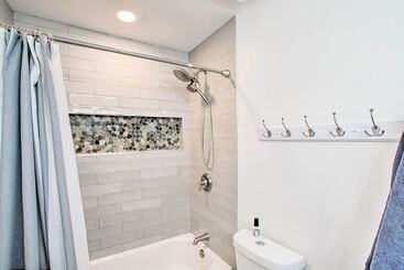 Sunny Tempe Escape: Central Location & Pool
