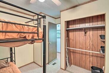 Edgemont Home W/ Deck ~ 9 Mi To Greers Ferry Lake!