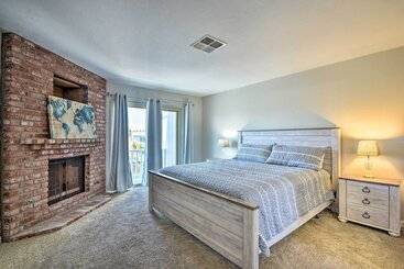 Waterfront Oxnard Escape W/ Kayaks & Dock!