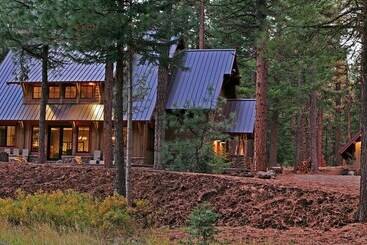 Сельский дом Ashland Lodge W/ Lake Views & Game Room Loft