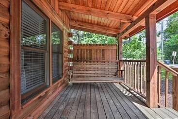 Cabin W/ Deck + Fireplace <3 Mi To Dollywood!