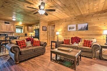 Cabin W/ Deck + Fireplace <3 Mi To Dollywood!