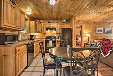 Cabin W/ Deck + Fireplace <3 Mi To Dollywood!