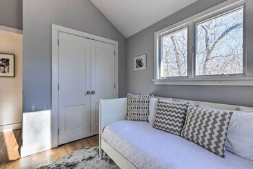 Chic East Hampton Retreat W/ Deck & View!