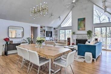 Chic East Hampton Retreat W/ Deck & View!