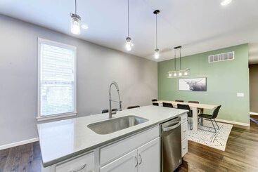 Chic Home W/ Yard < 3 Mi To Dtwn Cincinnati!