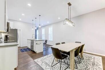 Chic Home W/ Yard < 3 Mi To Dtwn Cincinnati!