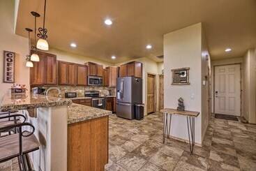 Dog Friendly Show Low Cabin W/ Deck & Views!