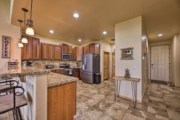 Dog Friendly Show Low Cabin W/ Deck & Views!