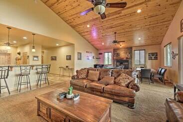 Dog Friendly Show Low Cabin W/ Deck & Views!