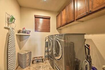 Dog Friendly Show Low Cabin W/ Deck & Views!