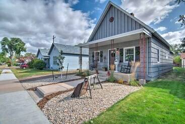 Walk To University: Dtown Laramie Home!