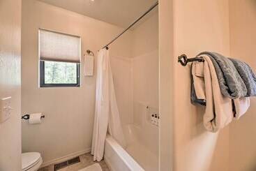 Elk Haven Show Low Cabin W/ Deck & Pool Table!