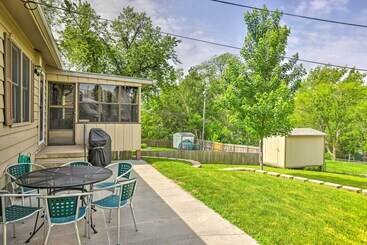 کلبه Family Friendly Omaha Home ~ 5 Mi To Dtwn!