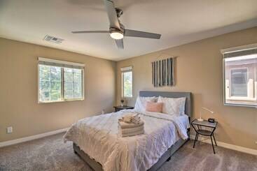 بيت ريفى Glendale Home W/ Putting Green & Pool Access!
