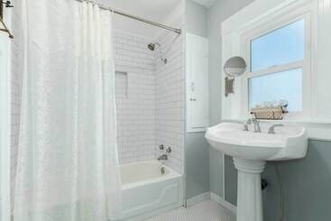 Walk To Dtwn: Historic Prescott Home W/ Yard!