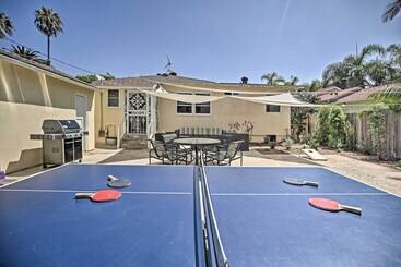 Oceanside Home W/ Yard   Walk To Beach & Pier