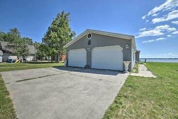 Houghton Lake House W/fire Pit   2 Mi To Trails!