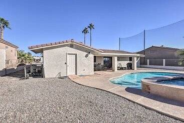 Private Pool & Hot Tub: Havasu Getaway!