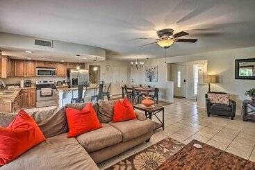 Private Pool & Hot Tub: Havasu Getaway!