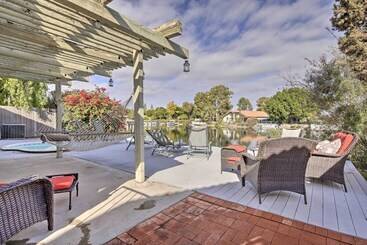 Lakefront Tempe House W/ Sun Deck, Hot Tub & Boats
