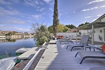 Lakefront Tempe House W/ Sun Deck, Hot Tub & Boats