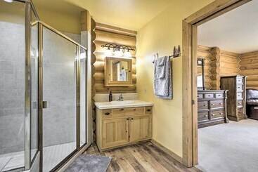 Luxury Show Low Cabin W/ Furnished Deck