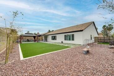 Mesa Home W/ Patio & Grill   4 Mi To Salt River!