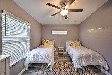 بيت ريفى Modern Marco Island Retreat W/ Private Pool!