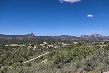 Prescott Cabin W/ Gas Grill ~ 3 Mi To Downtown!