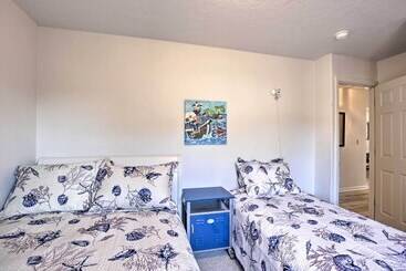Relaxing Lincoln City Coastal Escape Near Beach!